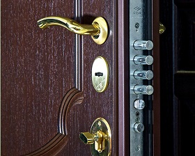 Замена замка на металлической двери Legran в Пушкино